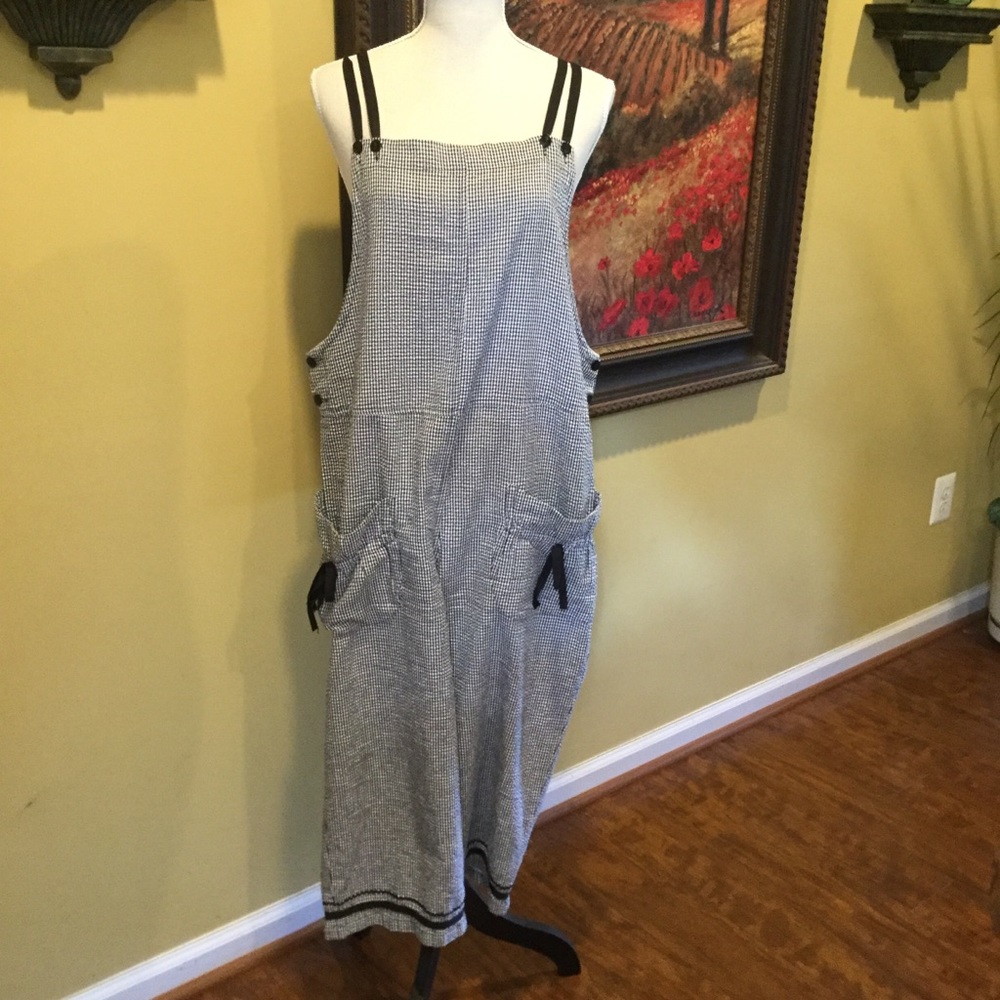 TomTom- Black/White Seersucker Overalls. Size M